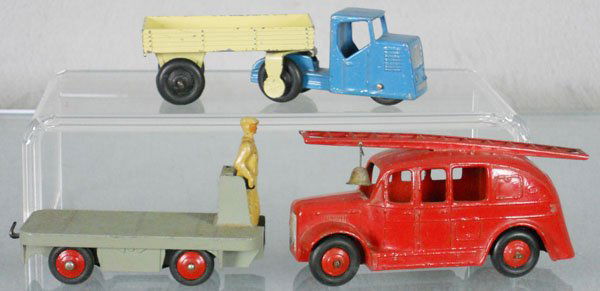 3 DINKY VEHICLES: 415 Mechanical Horse & Trailer, 14a BEV Electric Truck, 250 Streamlined Fire Engine, base worn, C5-6.