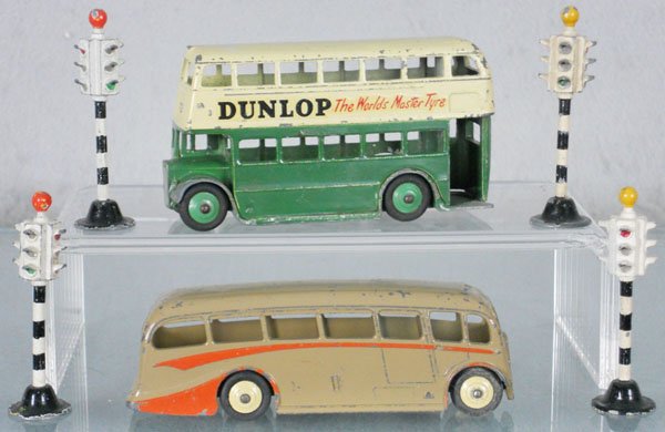 DINKY LOT: 290 Doubledecker Bus, 281 Luxury Coach, 4 #47c Traffic Signals, lot has heavy paint wear & chipping, C2-4.