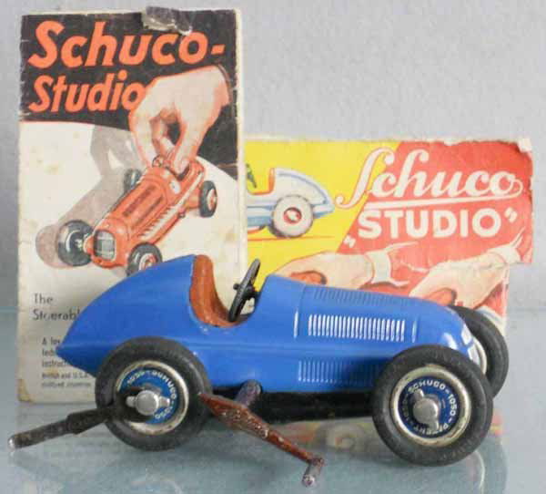 SCHUCO 1050 STUDIO: lithographed tin, windup working, orig issue from US Zone, w/directions and remnants of orig box, C5-6.