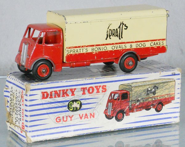 DINKY 917 GUY SPRATT'S VAN: orig box rough, C4-5.