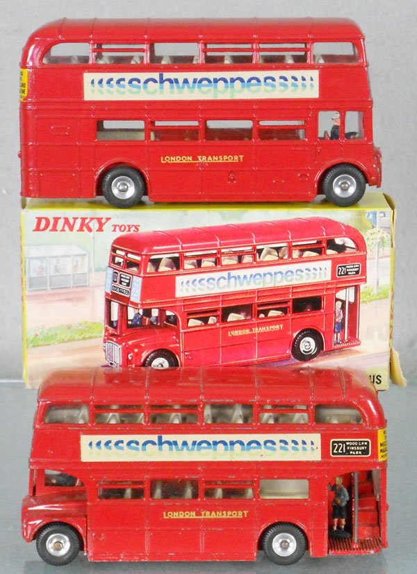 2 DINKY 289 ROUTEMASTER BUSES: 1 has minor paint wear, 1 worn orig box only, 1 bus is C6, other C8-9.