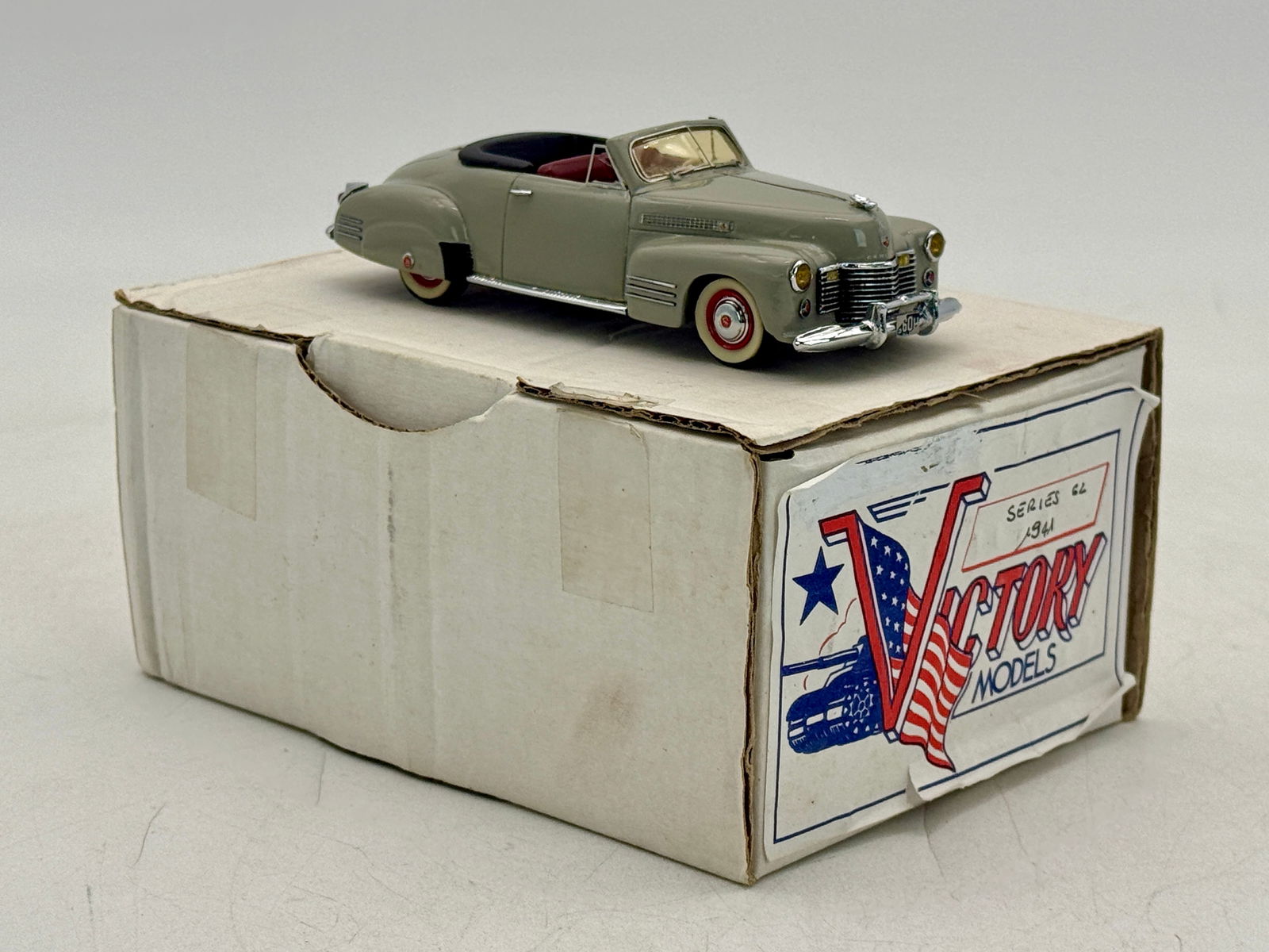 Victory Models 1941 Cadillac Series 62 Convertible Model Car (1 of 4)