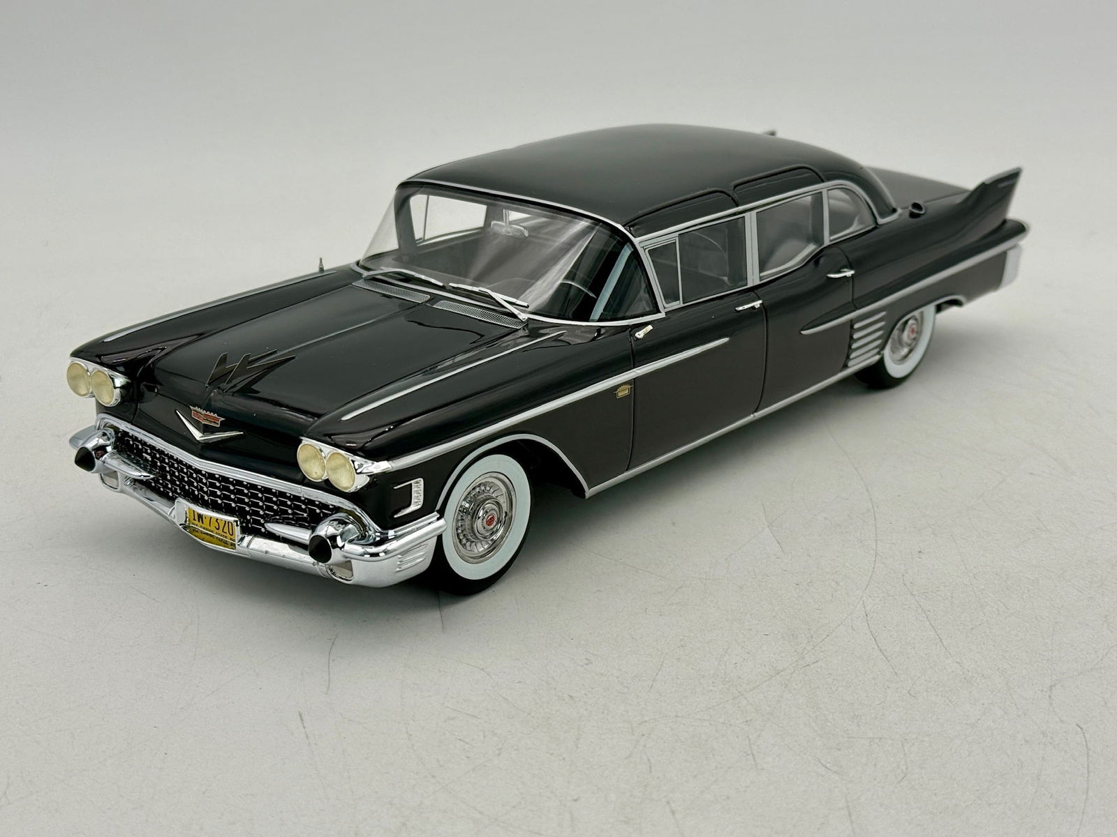 BoS-Models #320 1:18 Scale Cadillac Fleetwood 75 Limousine (1 of 4)