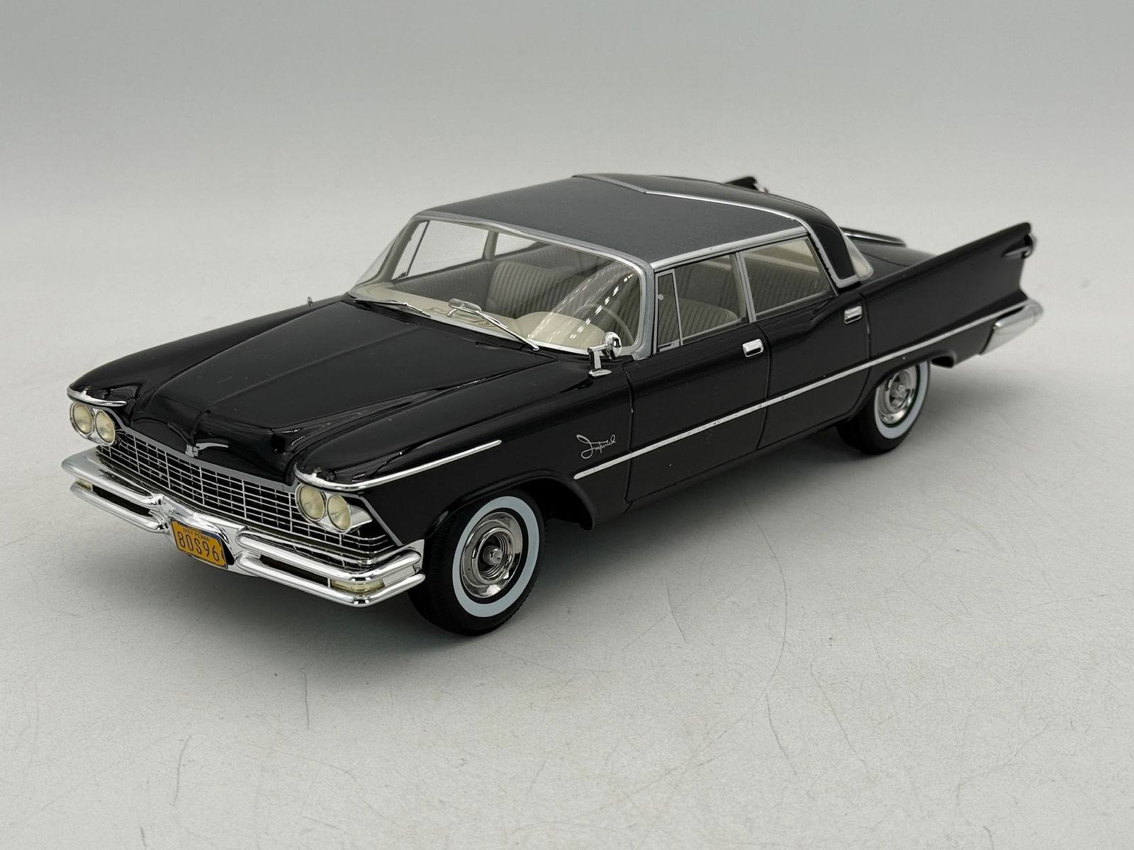 BoS #96 1:18 1957 Imperial Crown Southampton 4-Door Model Car (1 of 4)
