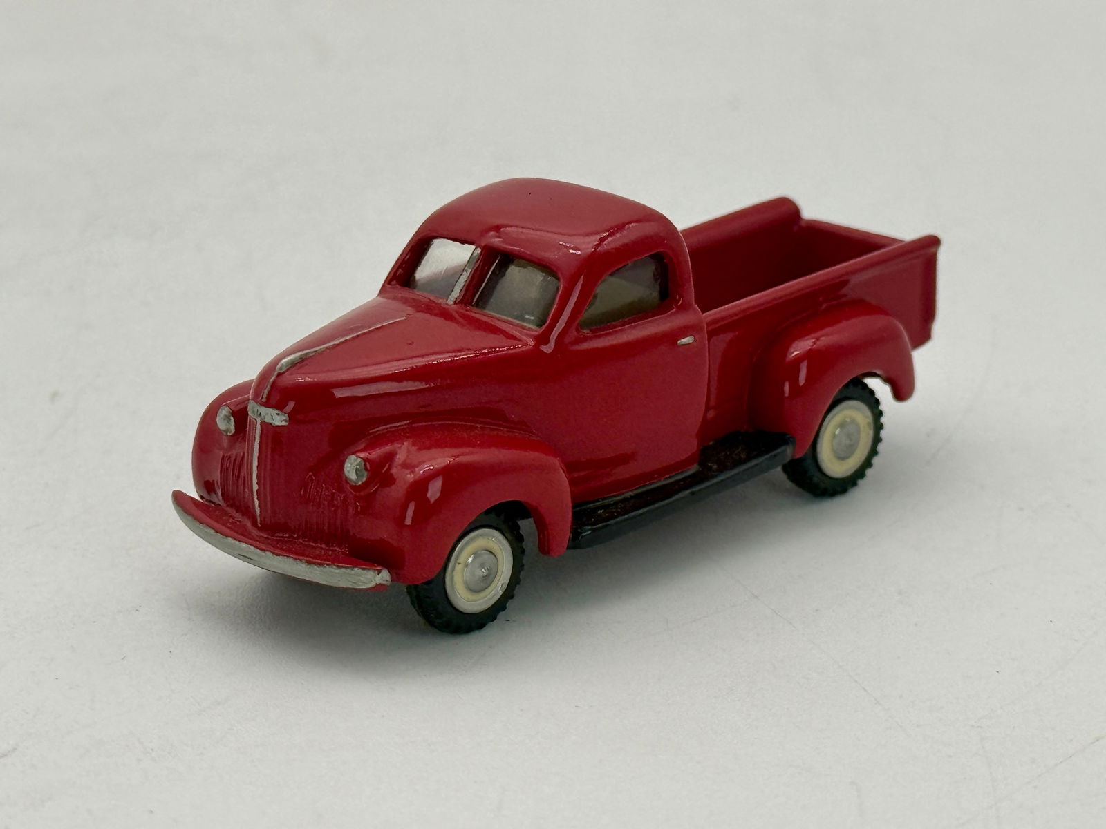Shrock Model 1939 Studebaker J1 145 pick up red (1 of 4)