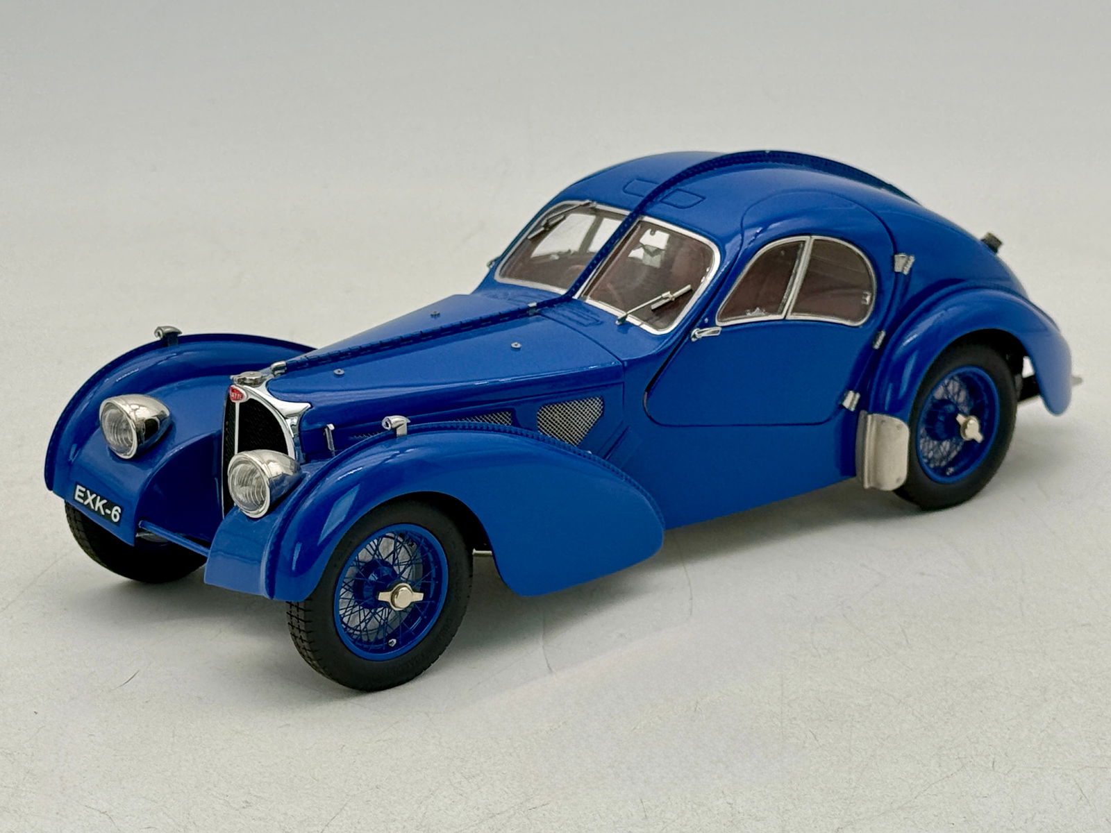 CMC M-083 1938 Bugatti 57SC Atlantic Coupe (1 of 3)