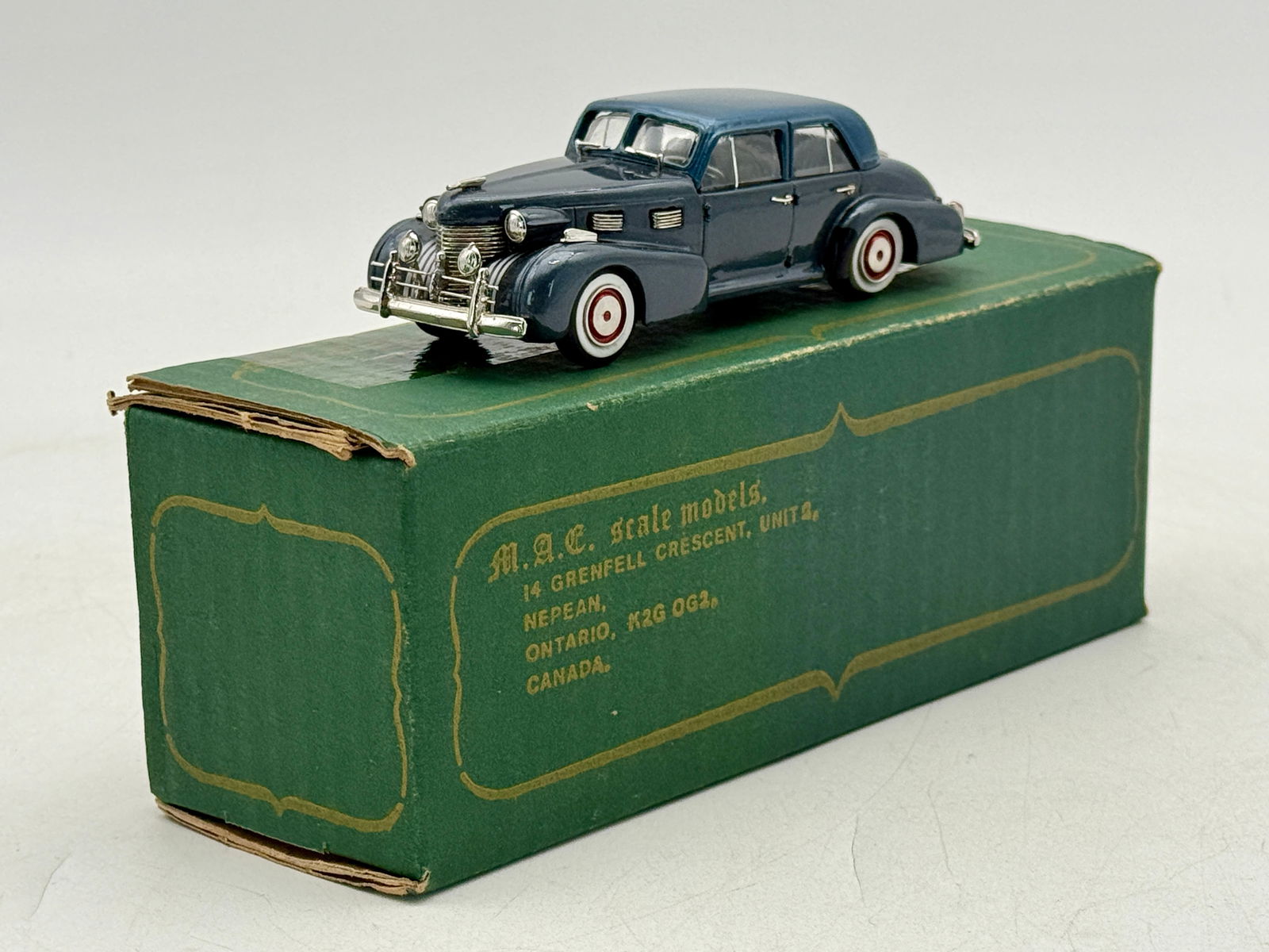 M.A.E. 1940 Cadillac 60S Scale Model Car (1 of 3)