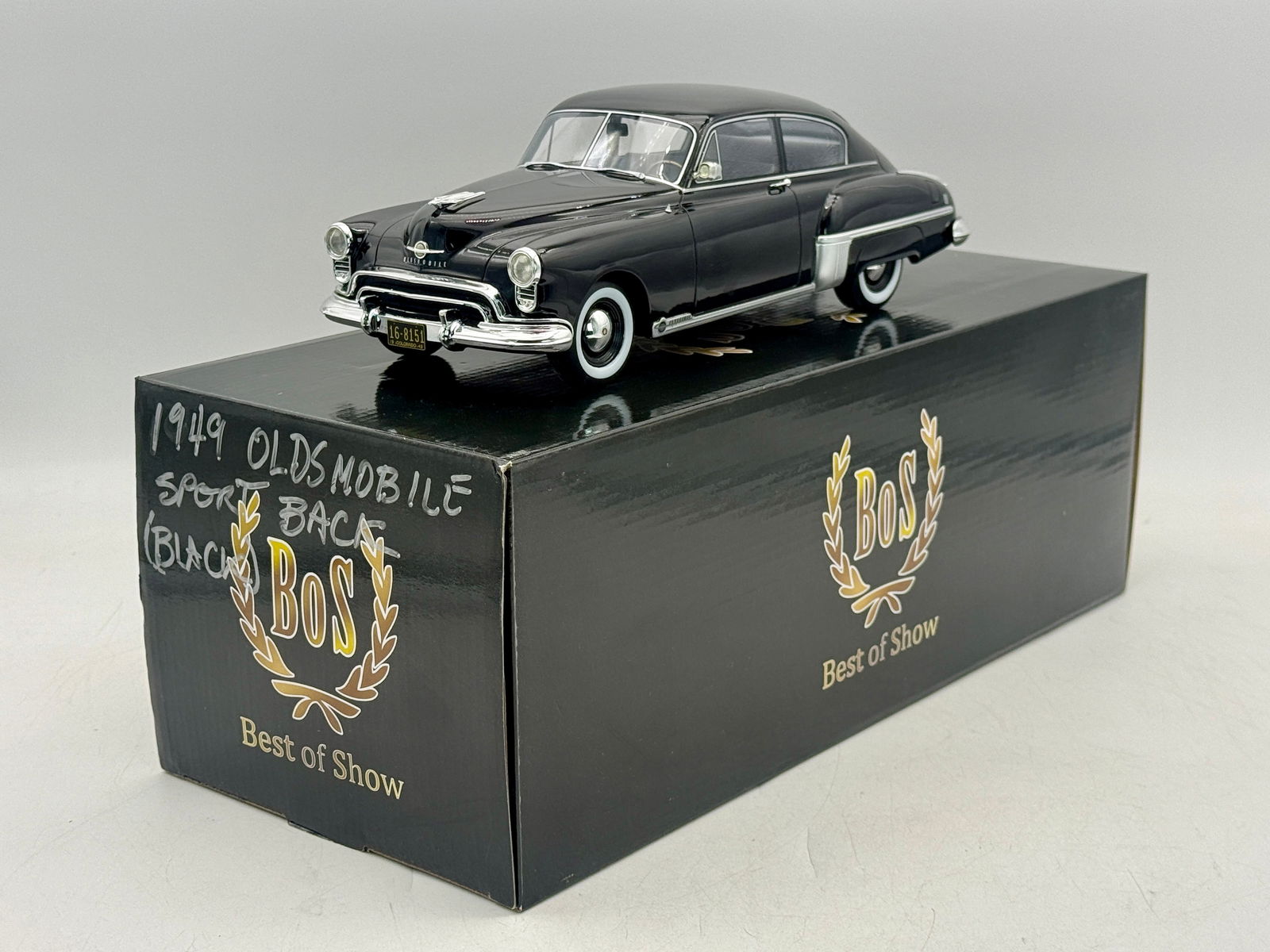 BoS-Models #266 Oldsmobile Rocket 88 Model Car (1 of 3)
