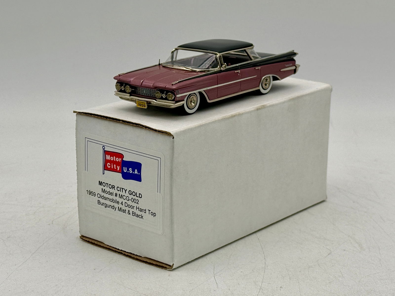 Motor City Gold 1959 Oldsmobile 4-Door Hardtop MCG-002 Model Car (1 of 3)