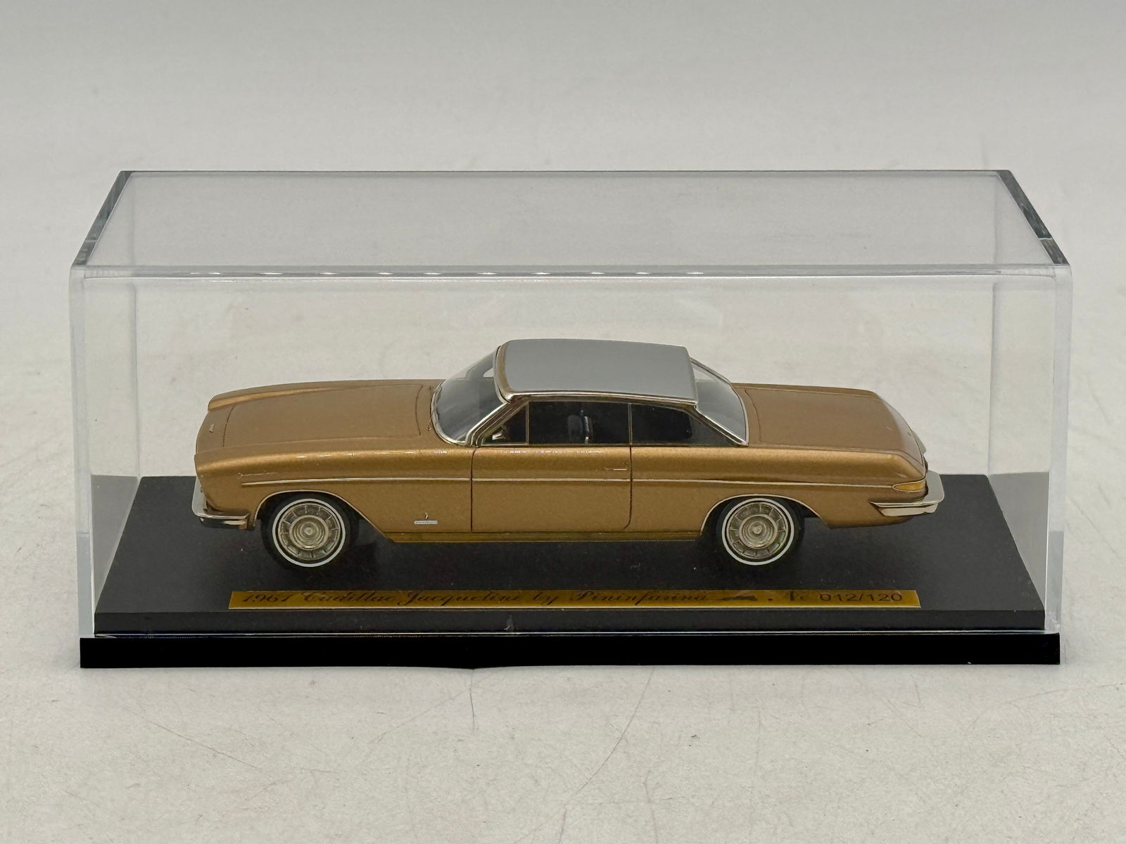 EMC 1961 Cadillac Jacqueline by Pininfarina Scale Model (1 of 3)