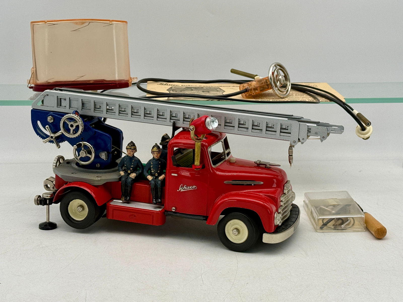 Schuco Elektro Construction 6080 Fire Engine Set - 2