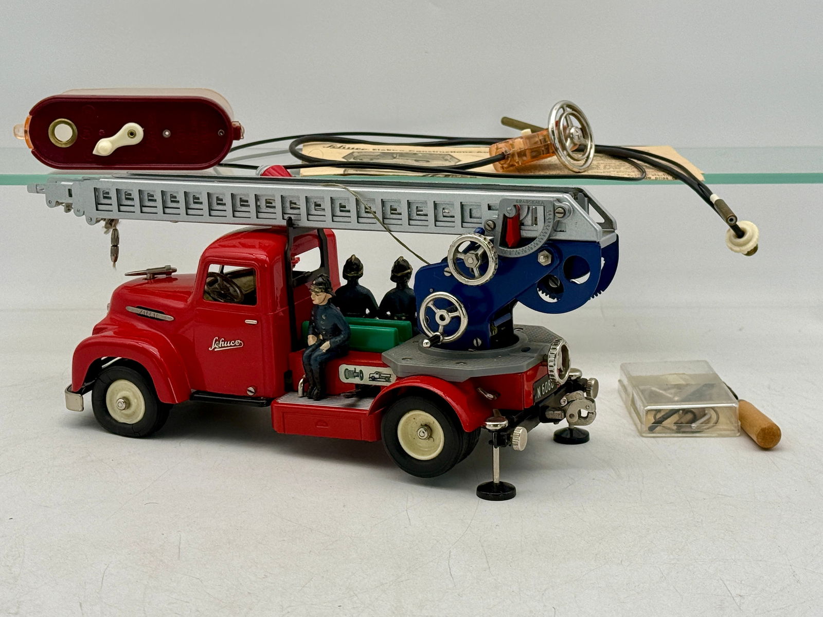 Schuco Elektro Construction 6080 Fire Engine Set - 3