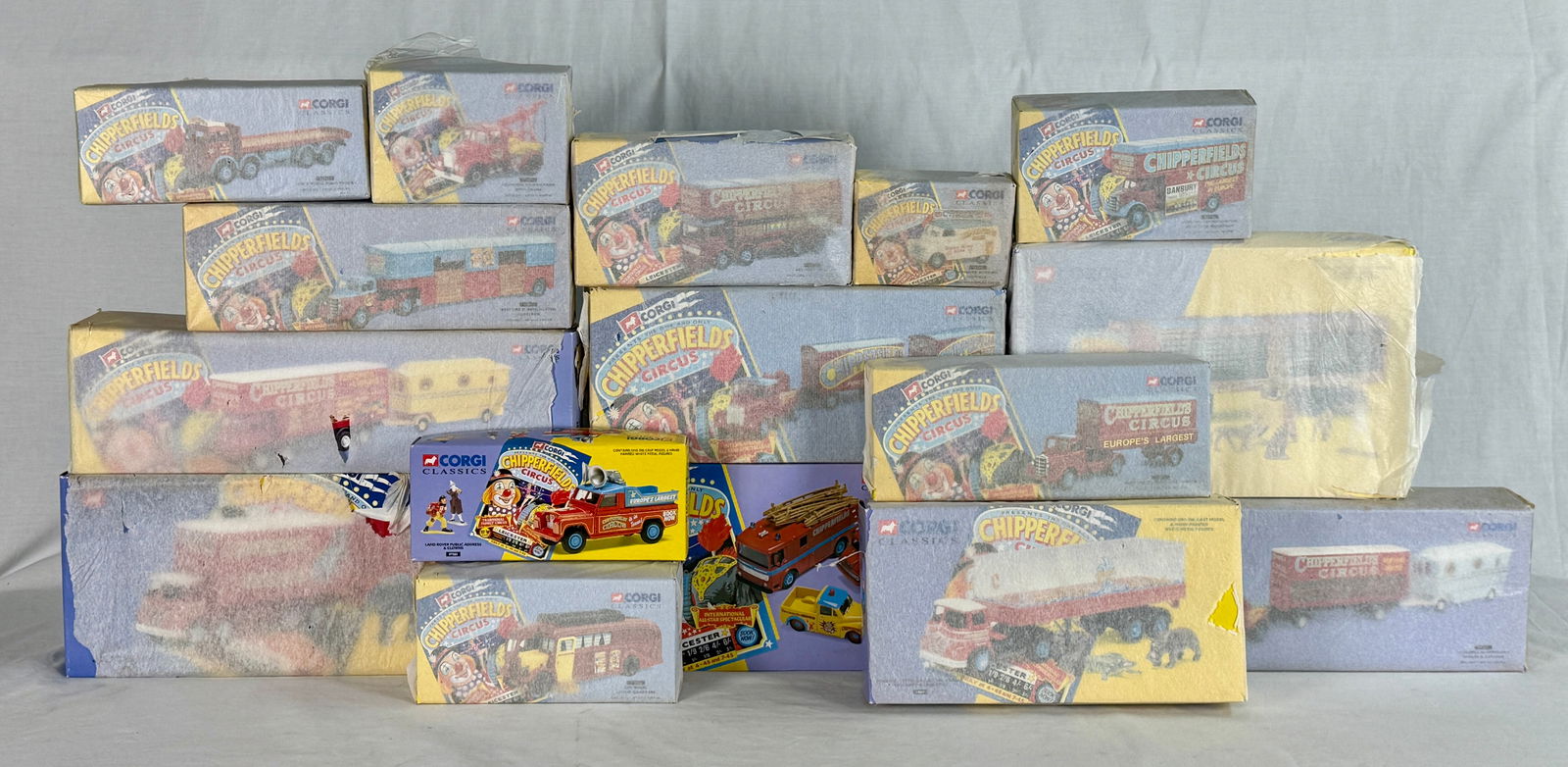A Collection of 16 Corgi Classics Chipperfields Circus Diecast Vehicles (1 of 3)
