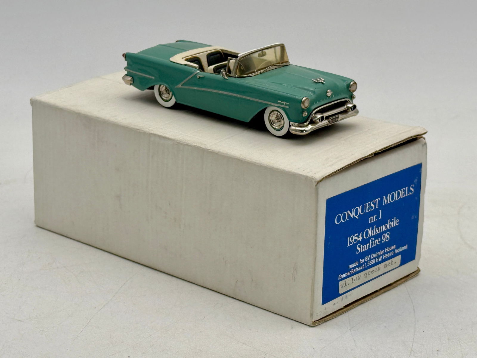 Conquest Models #1 1954 Oldsmobile Starfire 98 Model Car (1 of 3)