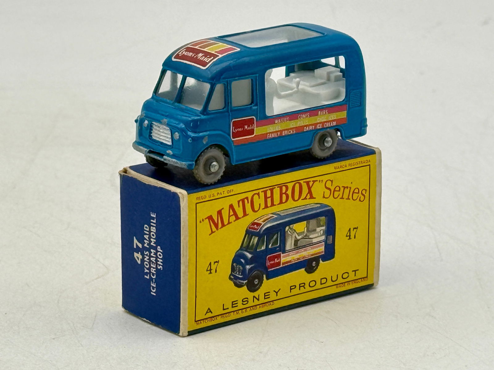 Matchbox Lesney Lyons Maid Ice Cream Mobile Shop 47B1 (1 of 3)