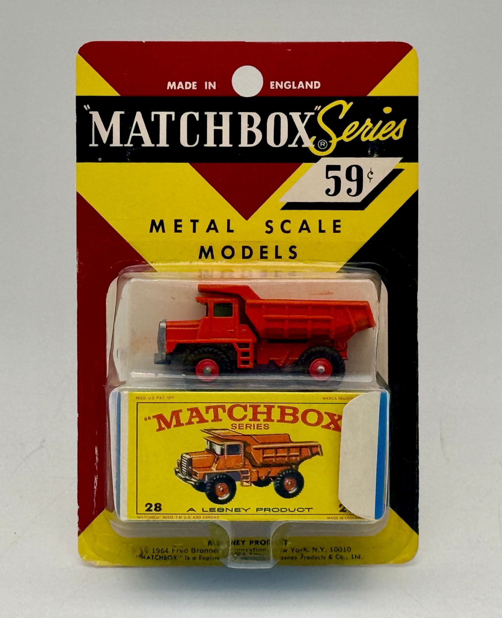 Matchbox Series No. 28D1 Mack Dump Truck in Original Packaging (1 of 4)