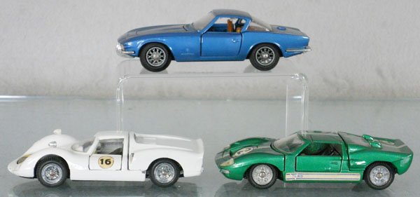 3 MEBETOY AUTOS: A22 Corvette Rondine, A25 Carrera 10, chrome worn off 1 light, 1 #16 sticker chipped, A24 Ford Mark II, C6-8.