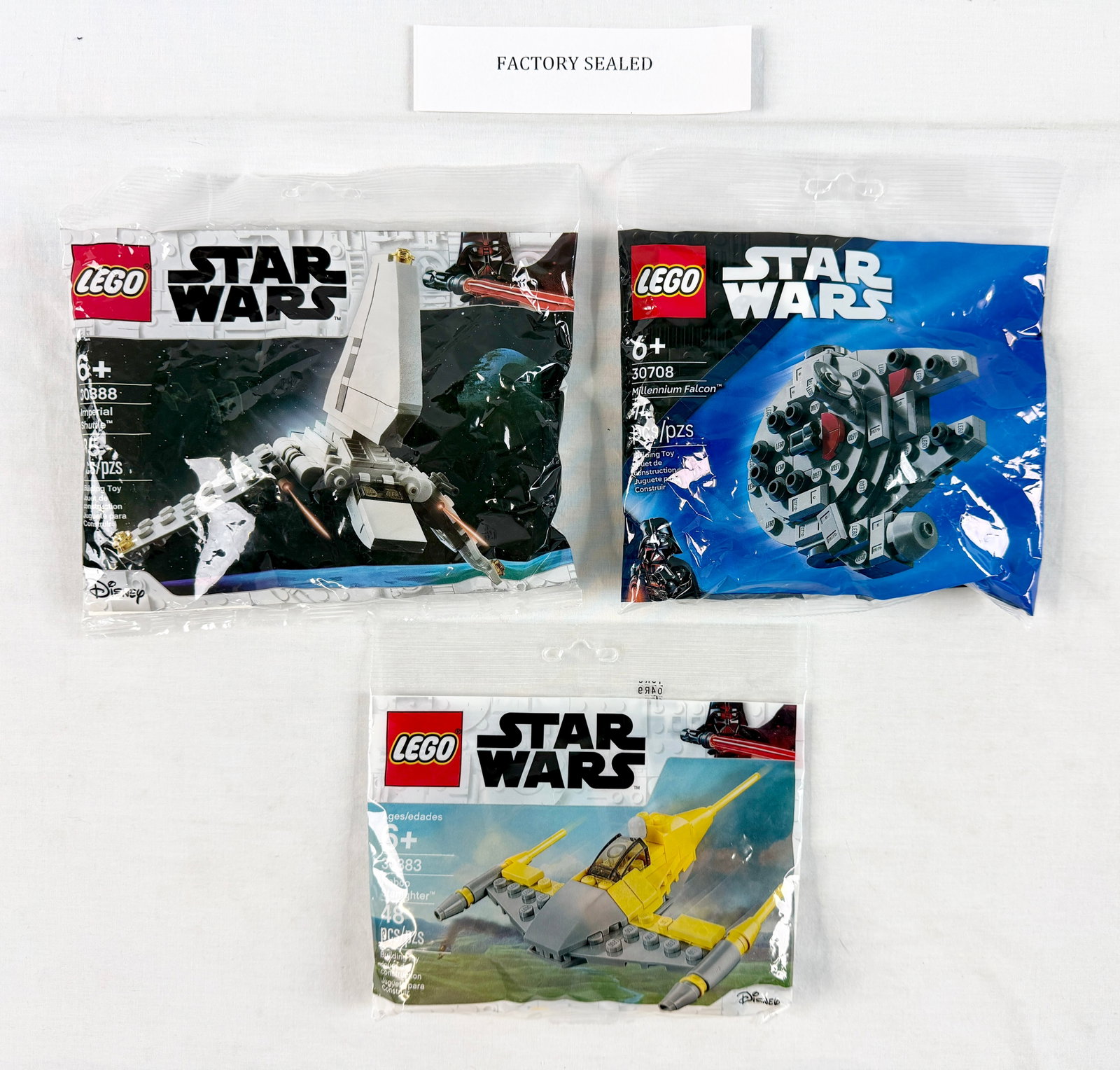 A Collection of LEGO Star Wars Building Sets Including Sealed Polybags and Microfighters (1 of 3)