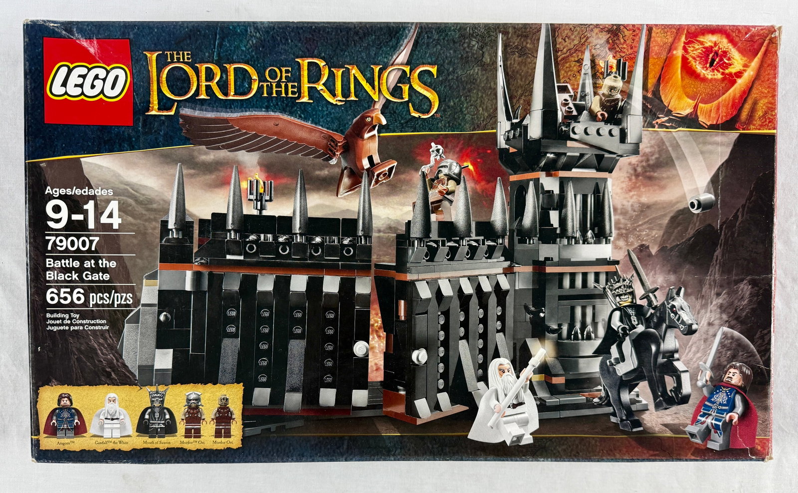 LEGO Lord of the Rings Battle at the Black Gate Set 79007: This is a LEGO construction set from the Lord of the Rings series, specifically the Battle at the Black Gate, set number 79007. This lot includes the original retail box, two instruction manuals, and 