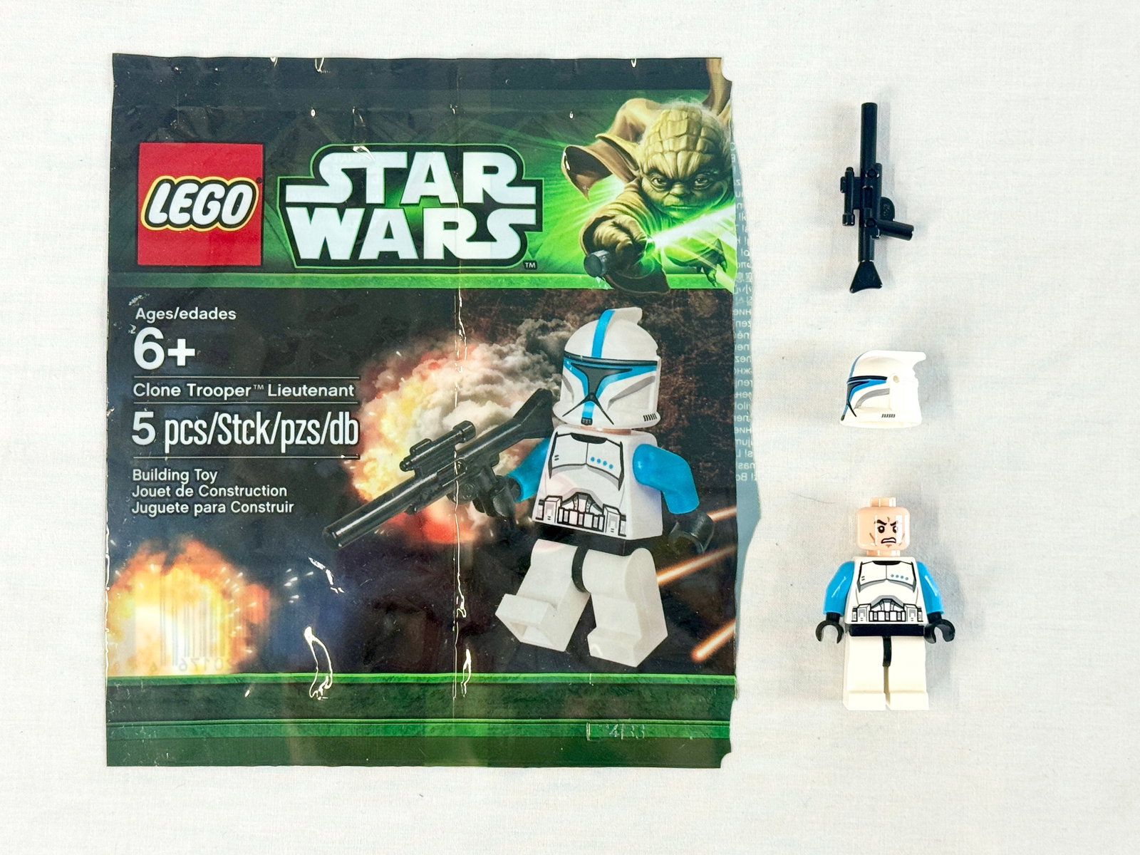 LEGO Star Wars Clone Trooper Lieutenant Minifigure Promotional Set 5001709 (1 of 2)