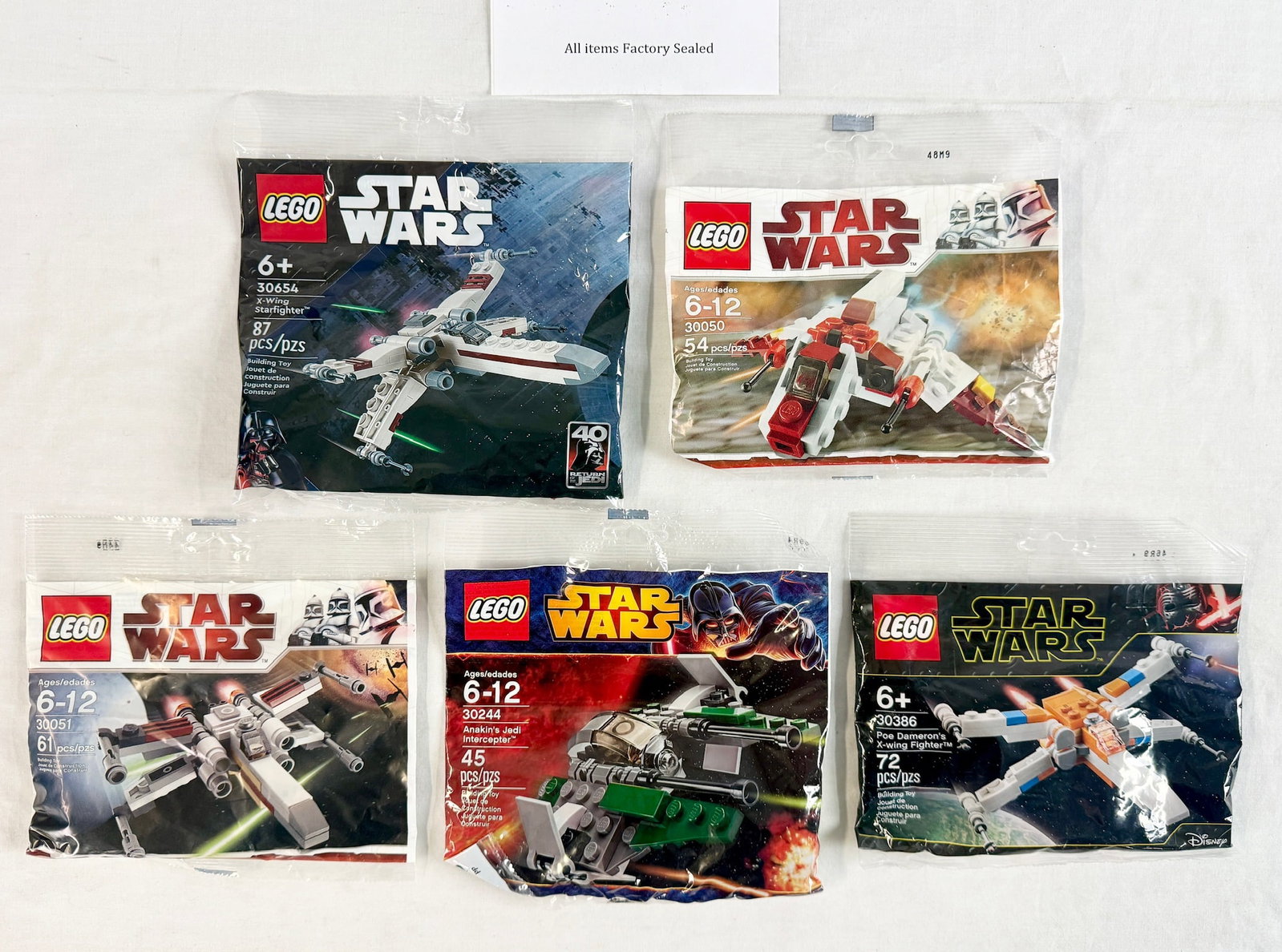 A Collection of Five LEGO Star Wars Polybag Building Sets (1 of 2)