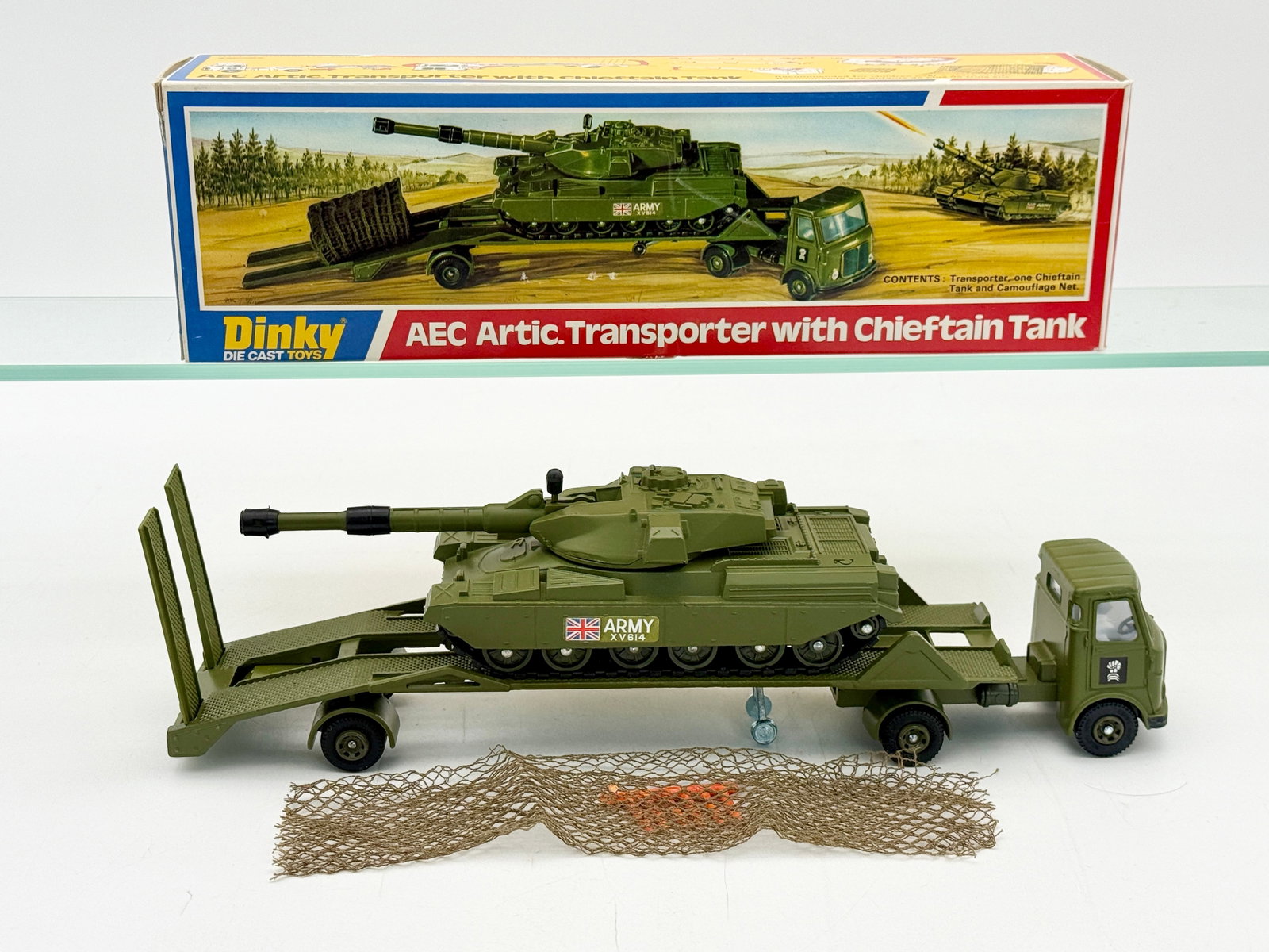 Dinky Toys 616 AEC Articulated Transporter with Chieftain Tank (1 of 2)