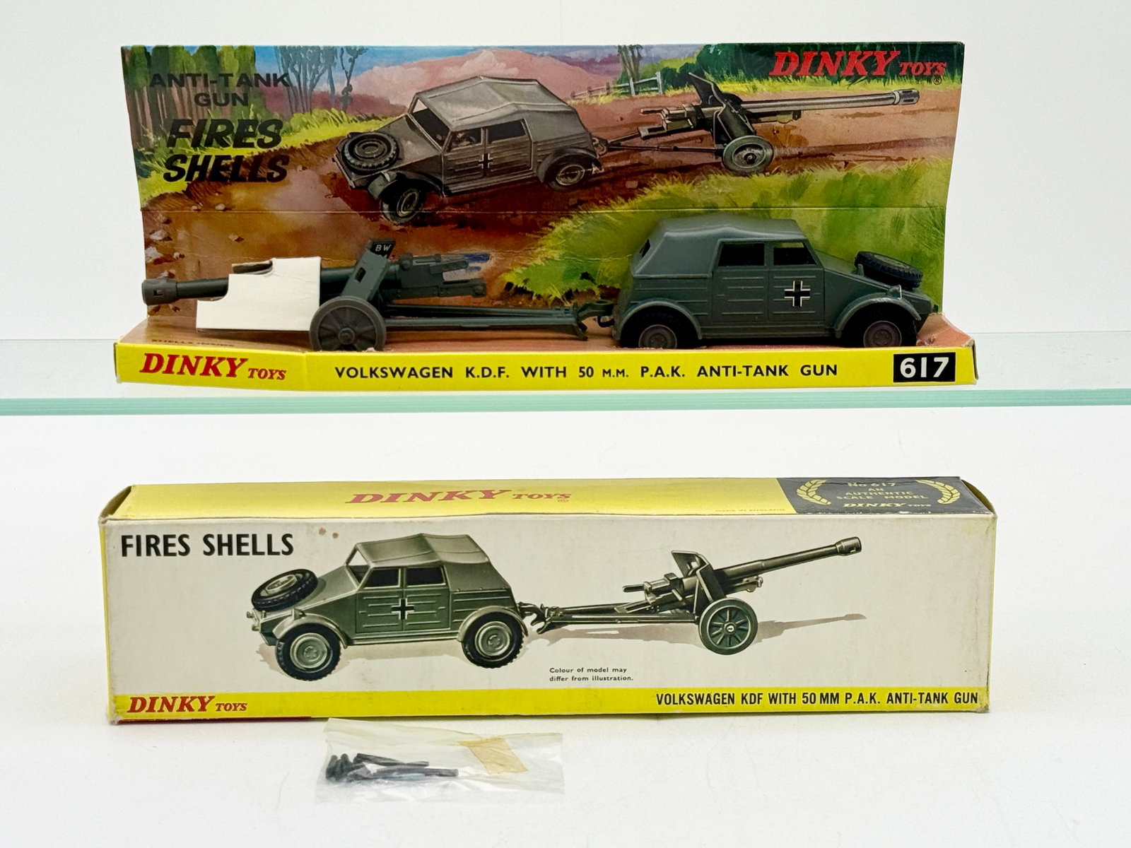 Dinky Toys No. 617 Volkswagen KDF with Anti-Tank Gun (1 of 2)