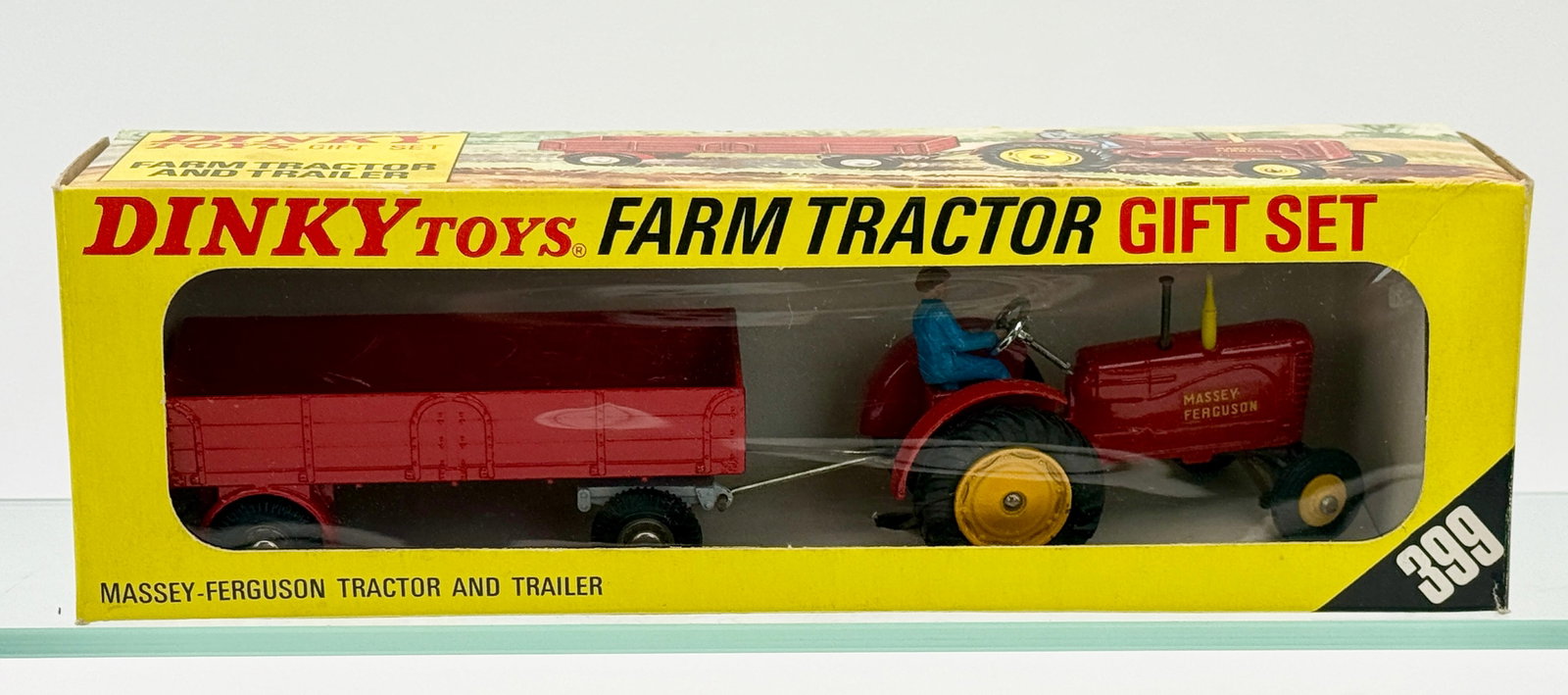 Dinky Toys Gift Set 399 Massey-Ferguson Tractor and Trailer (1 of 2)