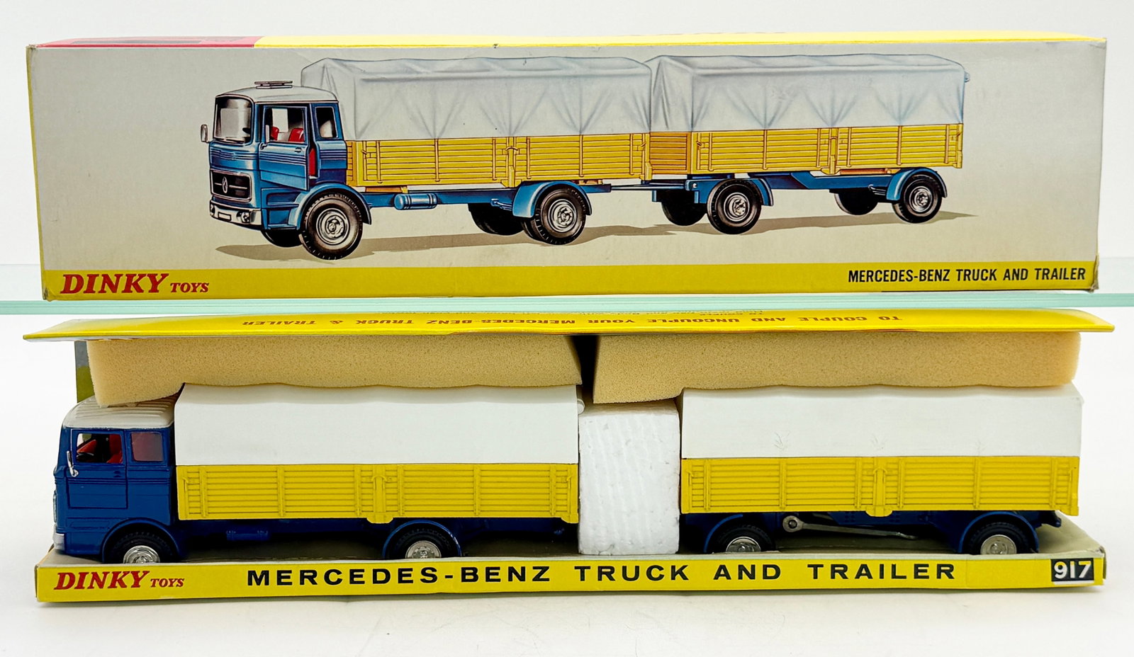 Dinky Toys No. 917 Mercedes-Benz Truck and Trailer in Box (1 of 3)
