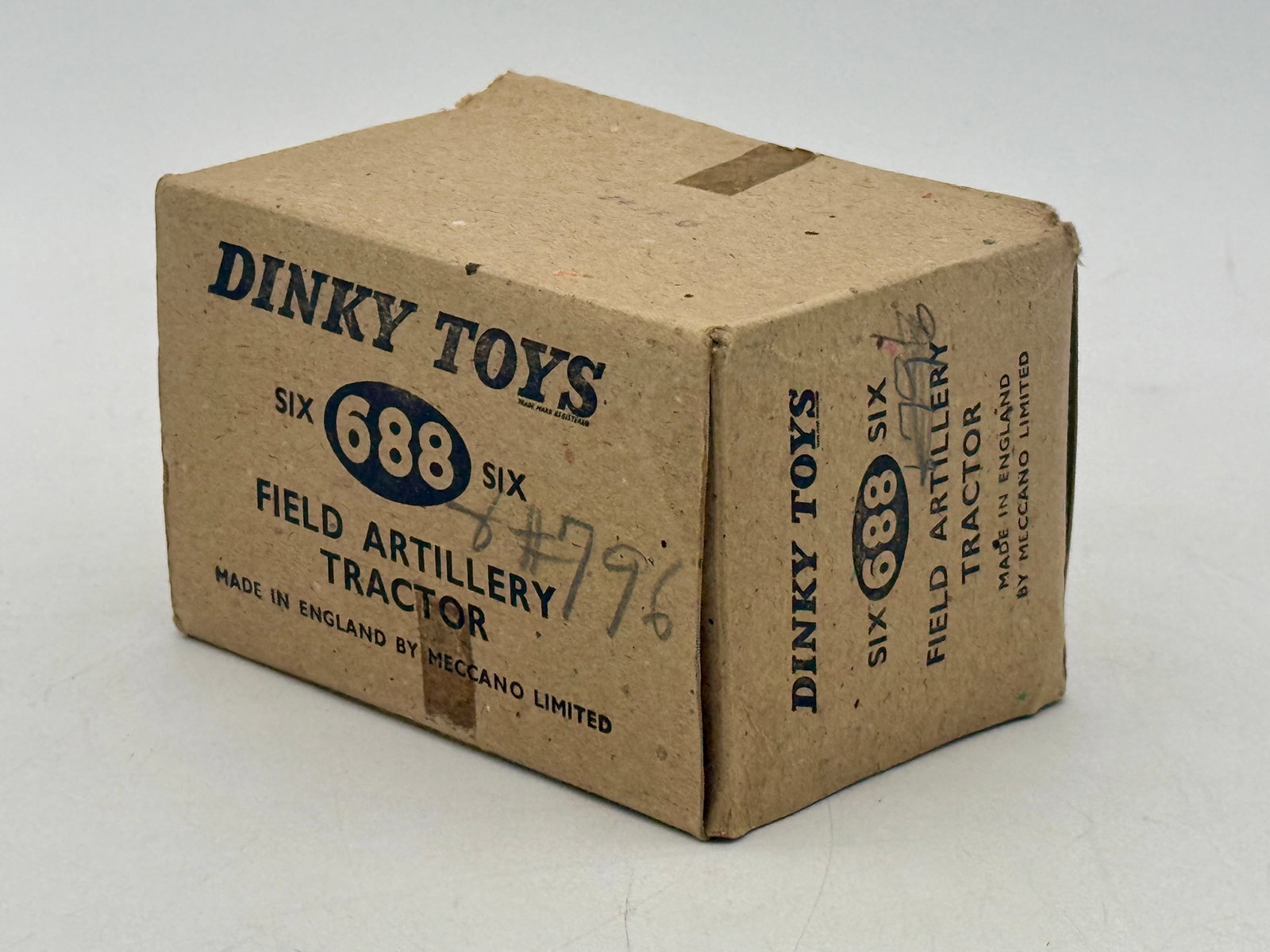 5 Dinky Toys 688 Field Artillery Tractors in Trade box (1 of 3)