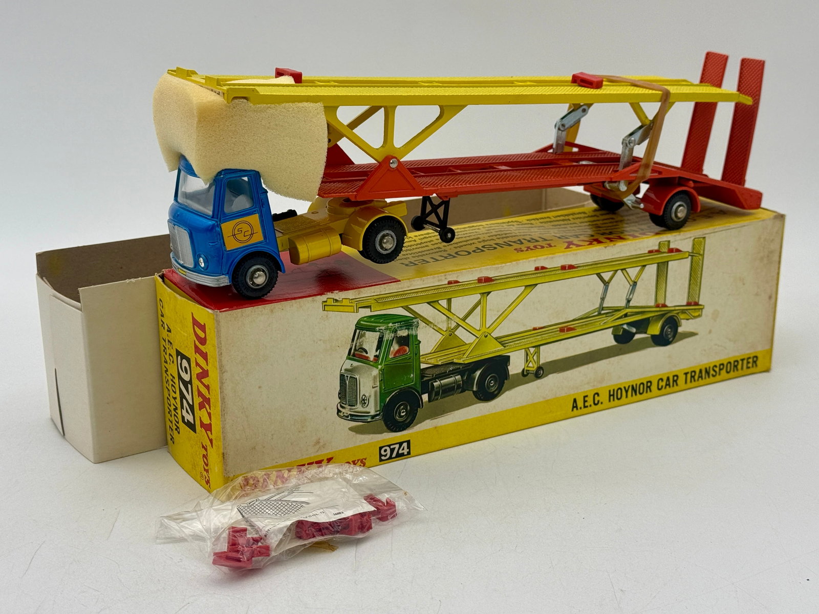 Dinky Toys 974 A.E.C. Hoynor Car Transporter with Original Box (1 of 4)