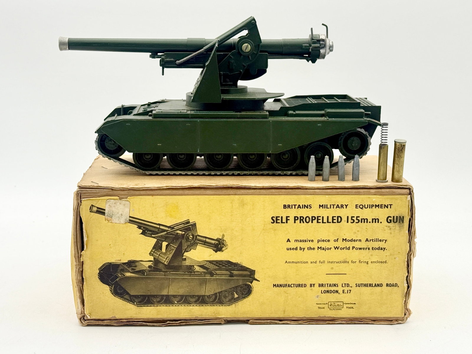 Britains Ltd. No. 2175 Self Propelled 155mm Gun Centurion Tank (1 of 6)