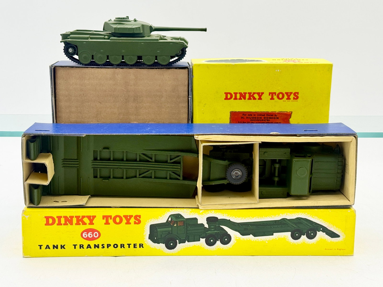 Dinky Toys 651 Centurion Tank and 660 Tank Transporter (1 of 3)