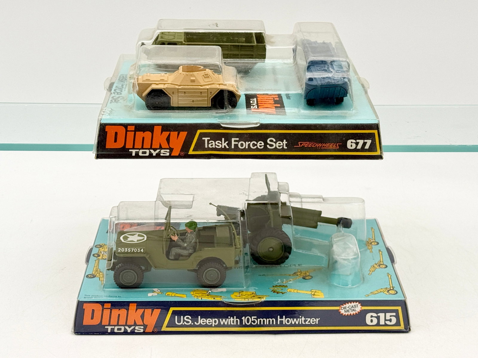 A Pair of Vintage Dinky Toys Military Vehicle Blister Pack Sets (1 of 4)