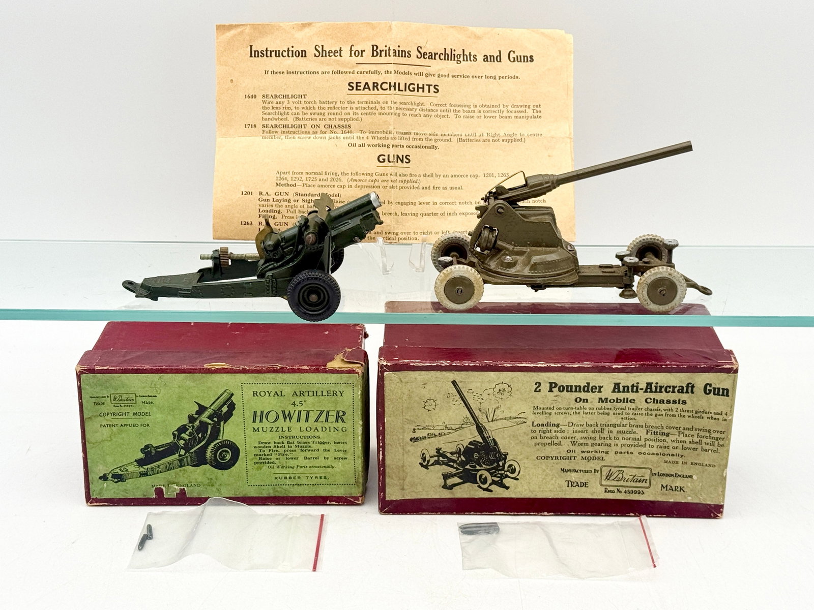 Two W. Britain Die-Cast Artillery Pieces with Original Boxes (1 of 3)