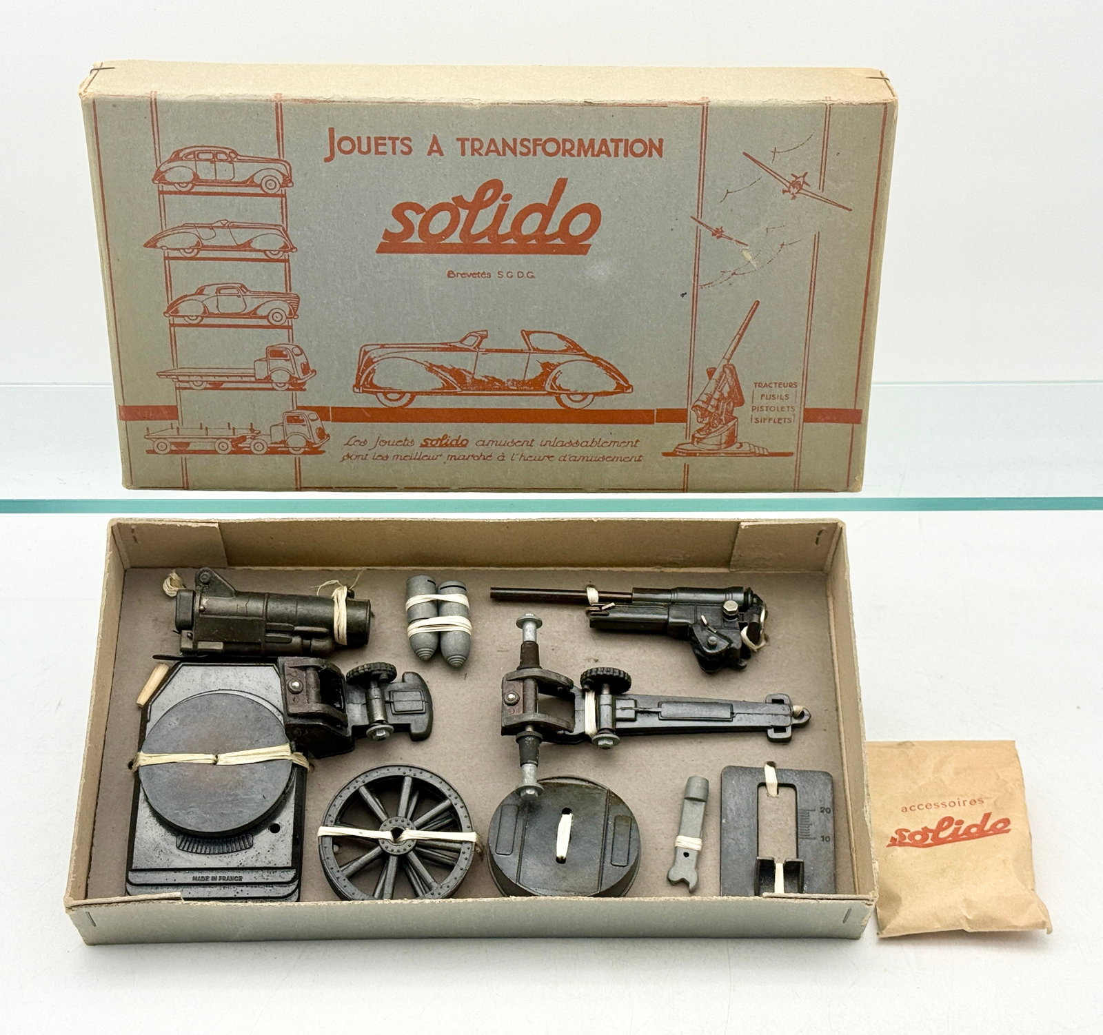 Solido 'Canon C 2' Jouets ? Transformation Boxed Artillery Set: Solido die-cast metal "Canon C 2" artillery assembly set from the "Jouets à Transformation" series, complete with its original illustrated cardboard box. The set features va