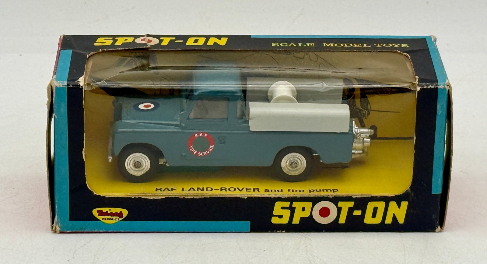 Spot-On 415 RAF Land-Rover and Fire Pump in Box (1 of 6)