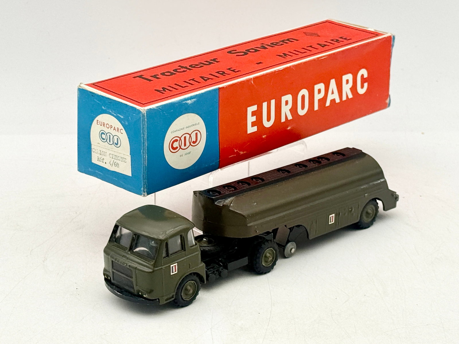 CIJ Europarc Saviem JM 240 Military Fuel Tanker and Box (1 of 2)