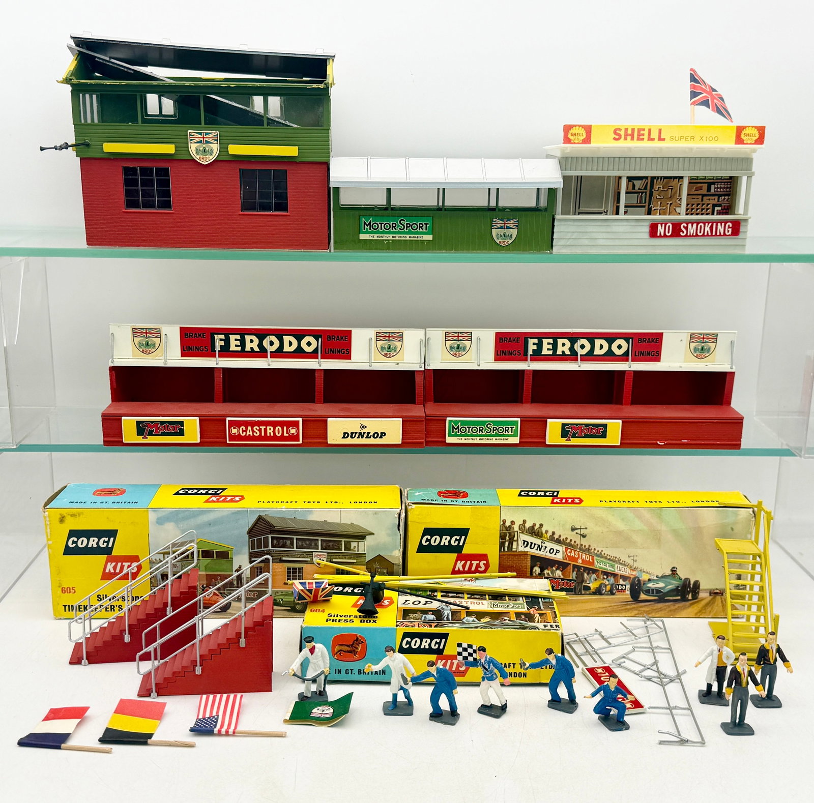 Collection of Vintage Corgi Kits Silverstone Racing Buildings and Accessories (1 of 1)