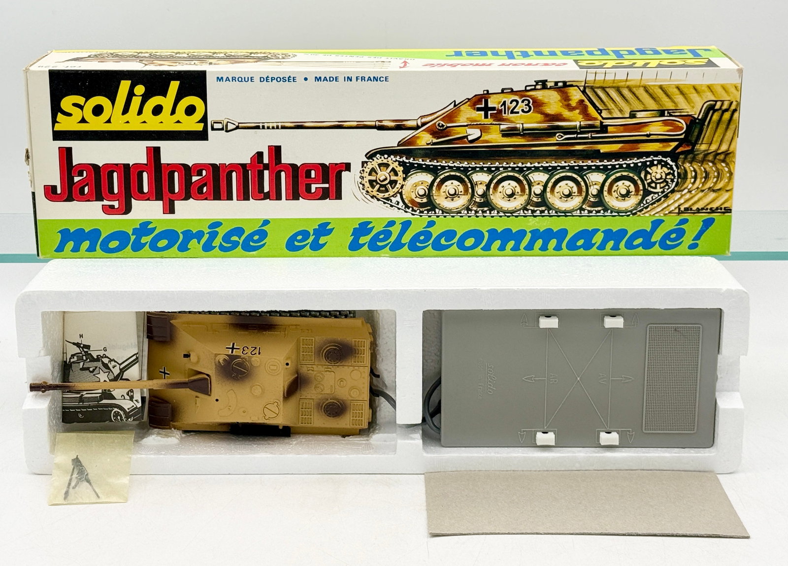 Solido Ref. 229 Motorized Remote Controlled Jagdpanther Tank Destroyer (1 of 3)