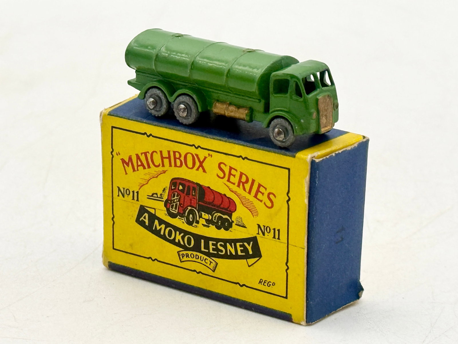 Matchbox Lesney No. 11A1 Petrol Tanker and Original Box (1 of 5)