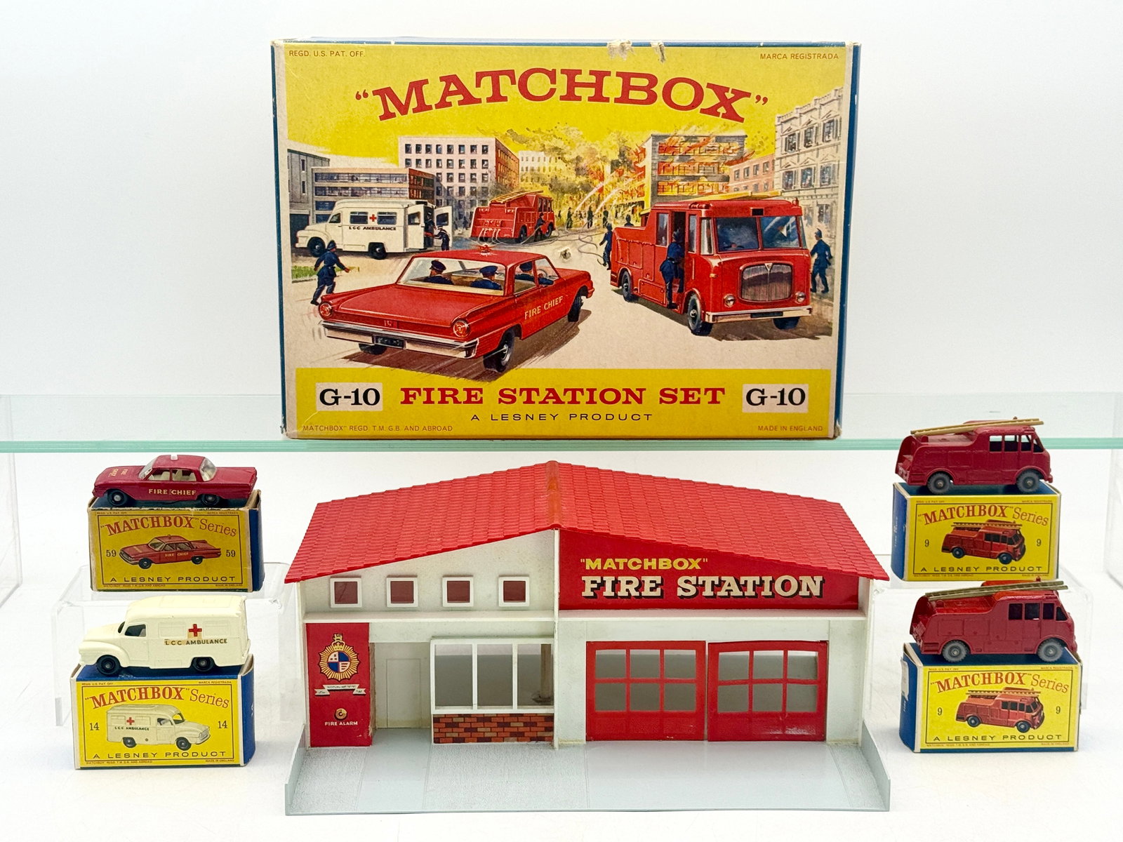 Matchbox Lesney G-10 Fire Station Gift Set and Vehicles (1 of 2)