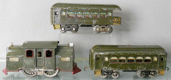 LIONEL TRAIN SET: std ga, 38 loco, old repaint, missing couplers, 35 Pullman, missing 1 step, 36 obsv, missing coupler, C4-5.