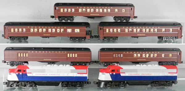 LIONEL & WILLIAMS TRAIN SET: O ga, Lionel 8568 AA diesel set w/5 Williams PRR coaches, C7.