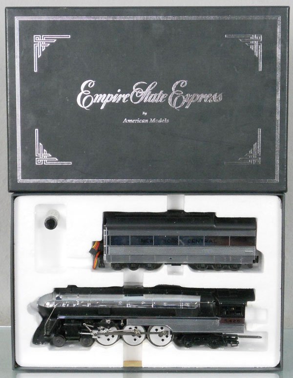 AMERICAN MODELS EMPIRE STATE EXPRESS LOCO & TENDER: S ga, AC Flyer has chug, smoke, whistle & bell, NYC Line, orig box & insert, C9.