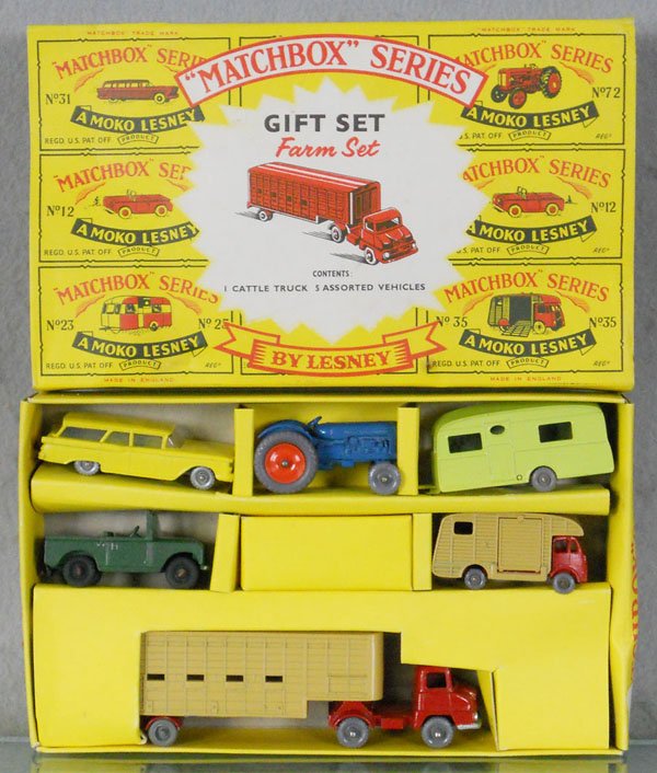 MATCHBOX G4A1 FARM GIFT SET: w/cars 31B1, 72A1, 23B3, 12B2, 35A2 & Major Pack M7A1 from 1960, orig box minor wear, C9.