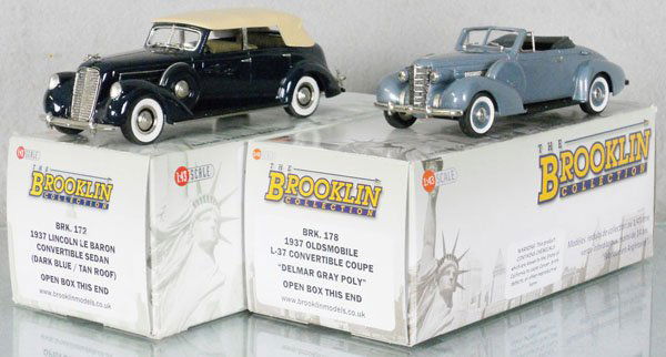 2 BROOKLINS MODELS AUTOS: white metal, 1937 Lincoln Le Baron Convertible, 1937 Oldsmobile Convertible, missing hood ornament, orig boxes & inserts, C9.