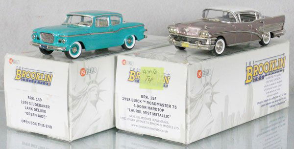 2 BROOKLIN MODELS AUTOS: white metal, 1959 Studebaker Lark Deluxe, 1958 Buick Roadmaster 75, missing 1 door handle, orig boxes & inserts, C9.
