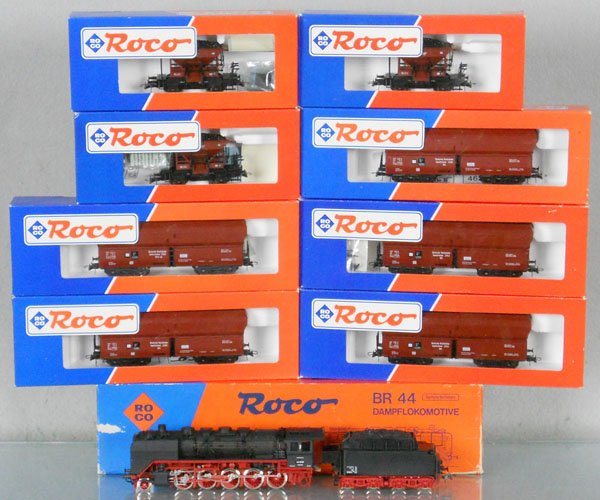 ROCO DRG ORE TRAIN SET: HO ga, 2-rail, 4126D BR44 loco & tender w/cars 3 #46130, 5 #46242, orig boxes & inserts minor wear, C9-10.
