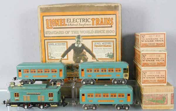 LIONEL 296 TRAIN SET: O ga, 253 loco, 2 #607 Pullmans, 608 obsv, w/track & controller, orig boxes & set box have minor wear, C6-7.